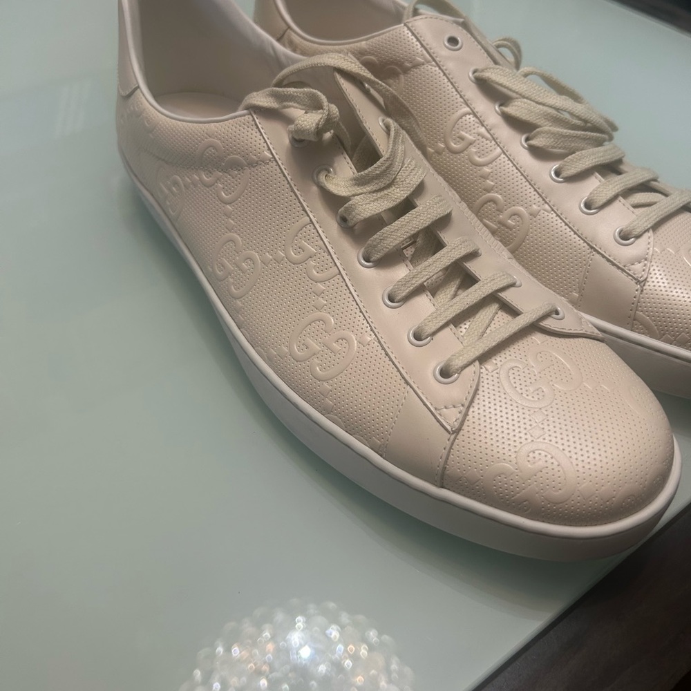 Gucci Men's Off-White Embossed Sneakers - Picture 2 of 6